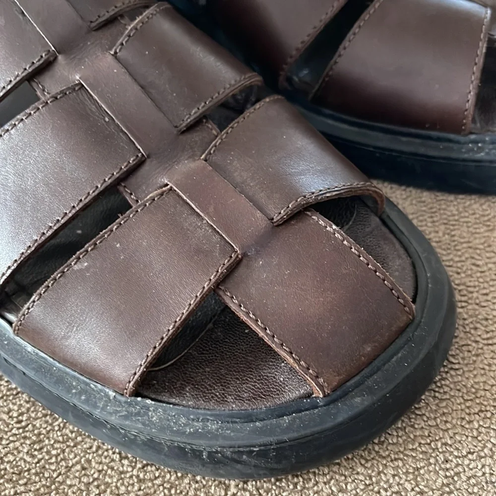 David & Joan Men’s Size 9 Brown Leather Closed Toe Sandals shoes